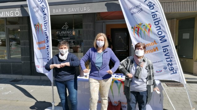 Eliane Tillieux en compagnie des co-présidentes : Ann et Teresa