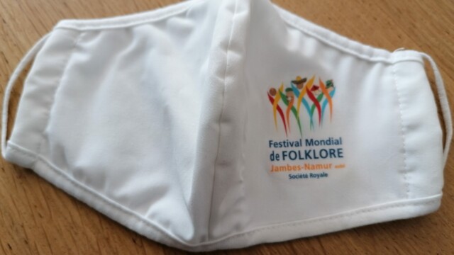 Masqués aux couleurs du Festival "Société Royale".
Merci à Roger pour le transfert.