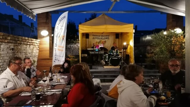 Vue de la terrasse à la tombée de la nuit...